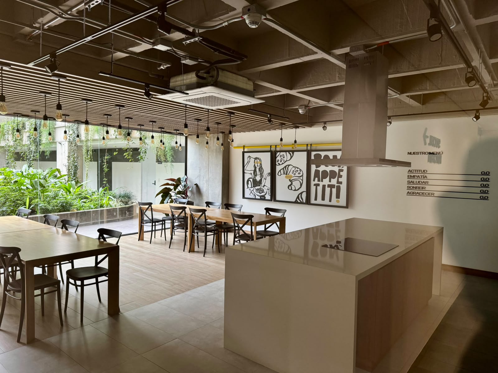 Apartaestudio amoblado para arriendo en Ciudad del Río El Poblado