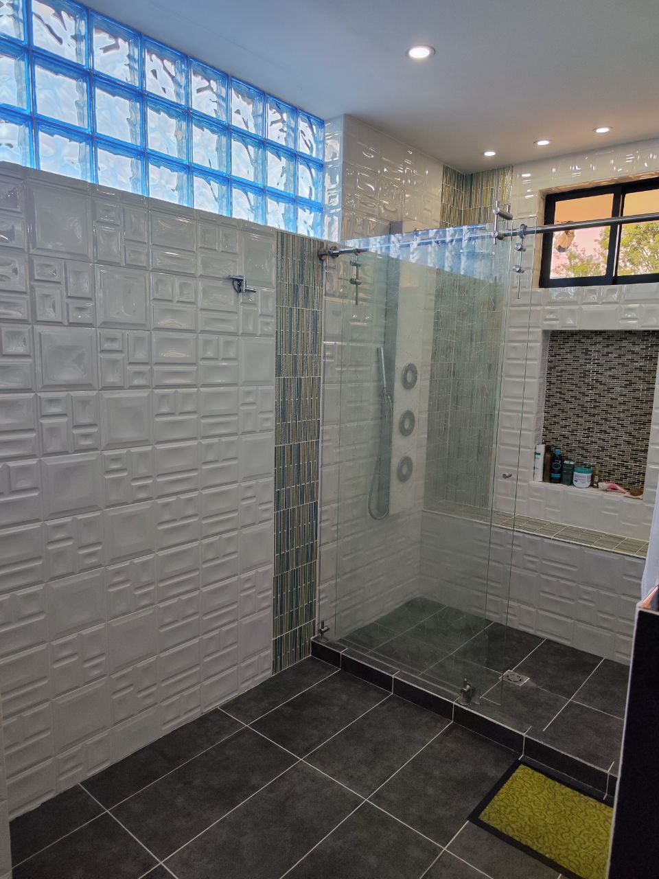 Casa para la venta INDEPENDIENTE en El Escobero parte baja