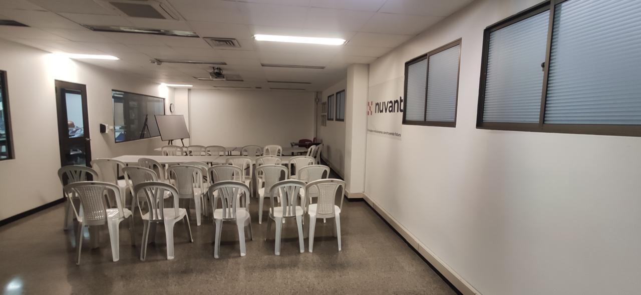 Bodega industrial con oficinas para la venta en Sabaneta