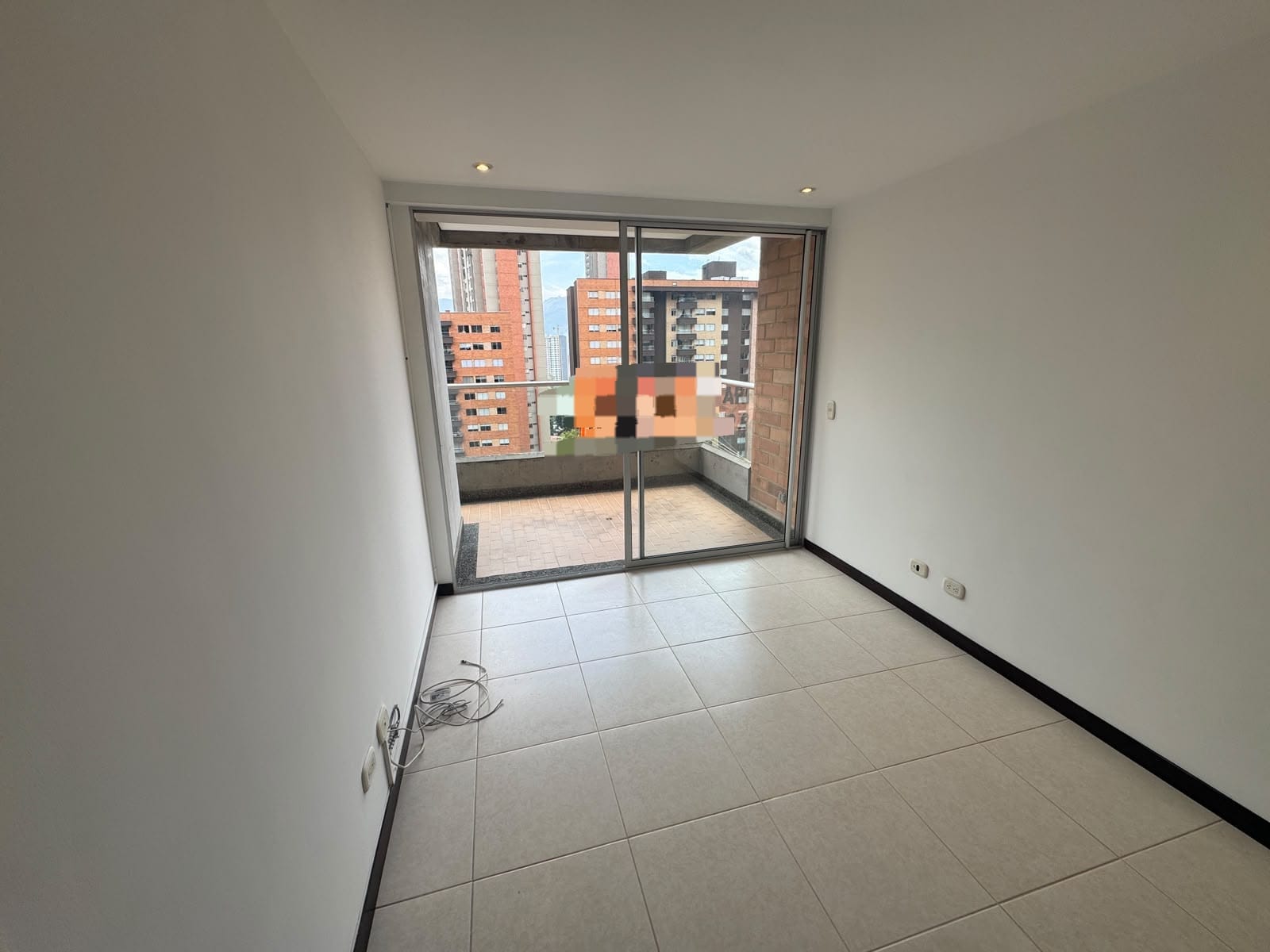 Apartamento para arriendo loma de san José parte baja