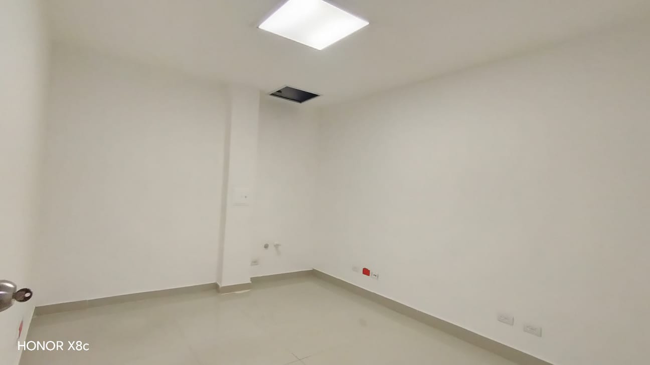 Casa comercial para arriendo en La 80 Estadio