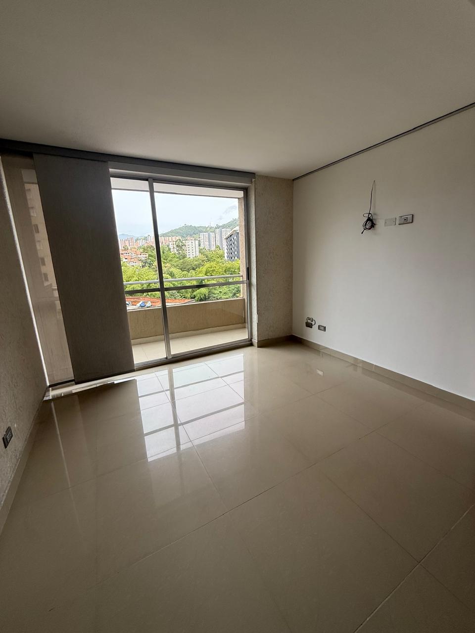 Venta de apartamento en Loma de Los Bernal  Medellin