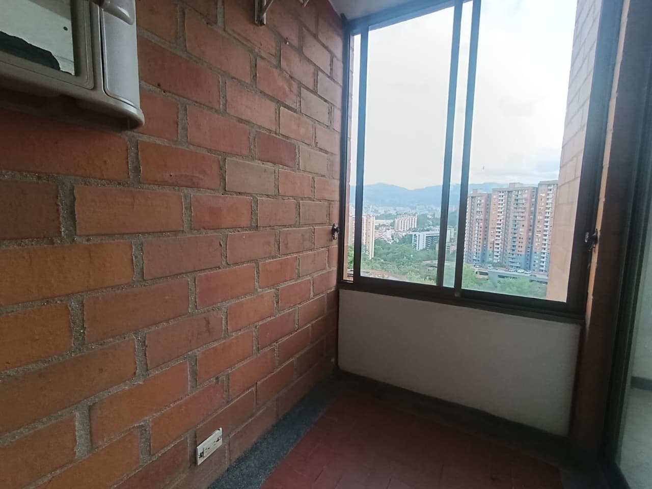 Apartamento en arriendo en Loma de los Bernal Medellín