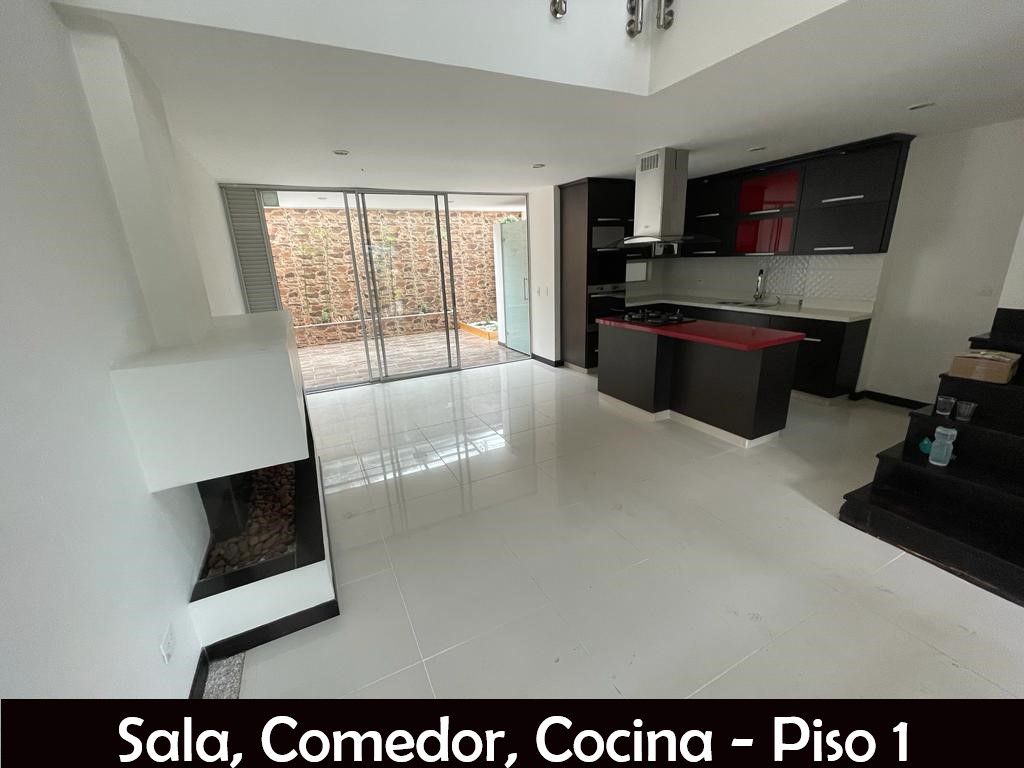 Casa para la venta en La Estrella Cerca del Parque - Antioquia