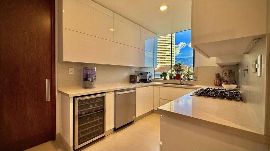 Apartamento en venta Medellin Poblado los Balsos