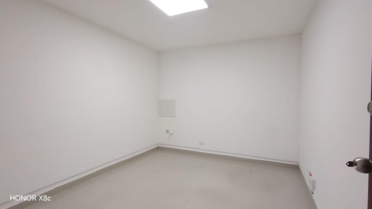Casa comercial para arriendo en La 80 Estadio