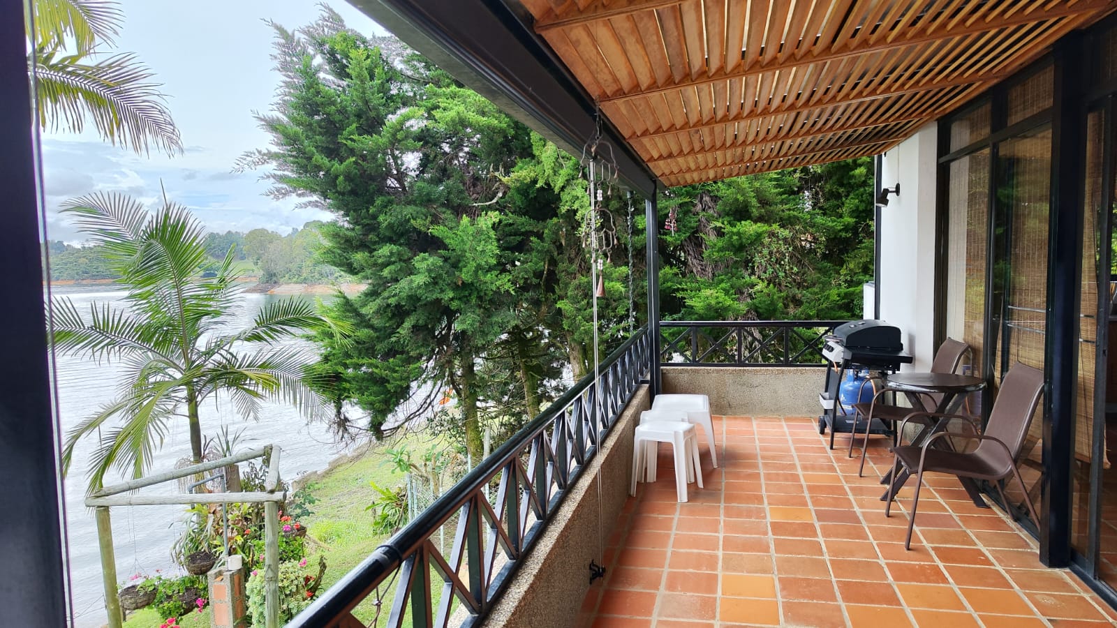 Casa finca en venta en Guatape  Antioquia con acceso a la represa