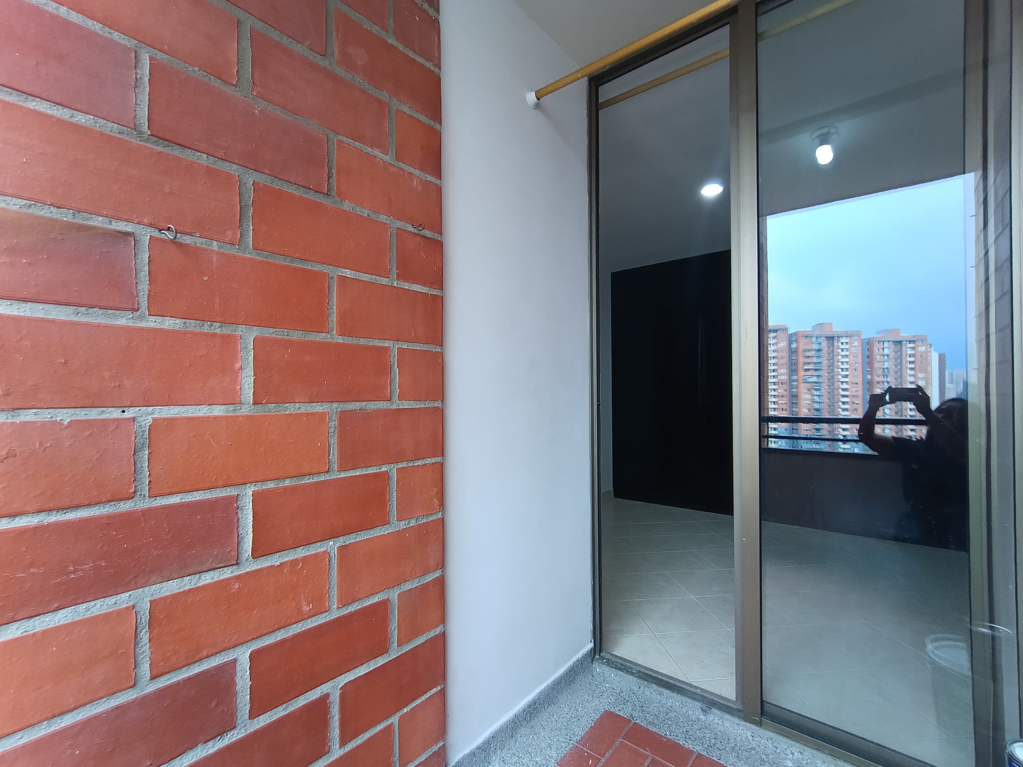 Apartamento en venta Medellin Loma de los Bernal