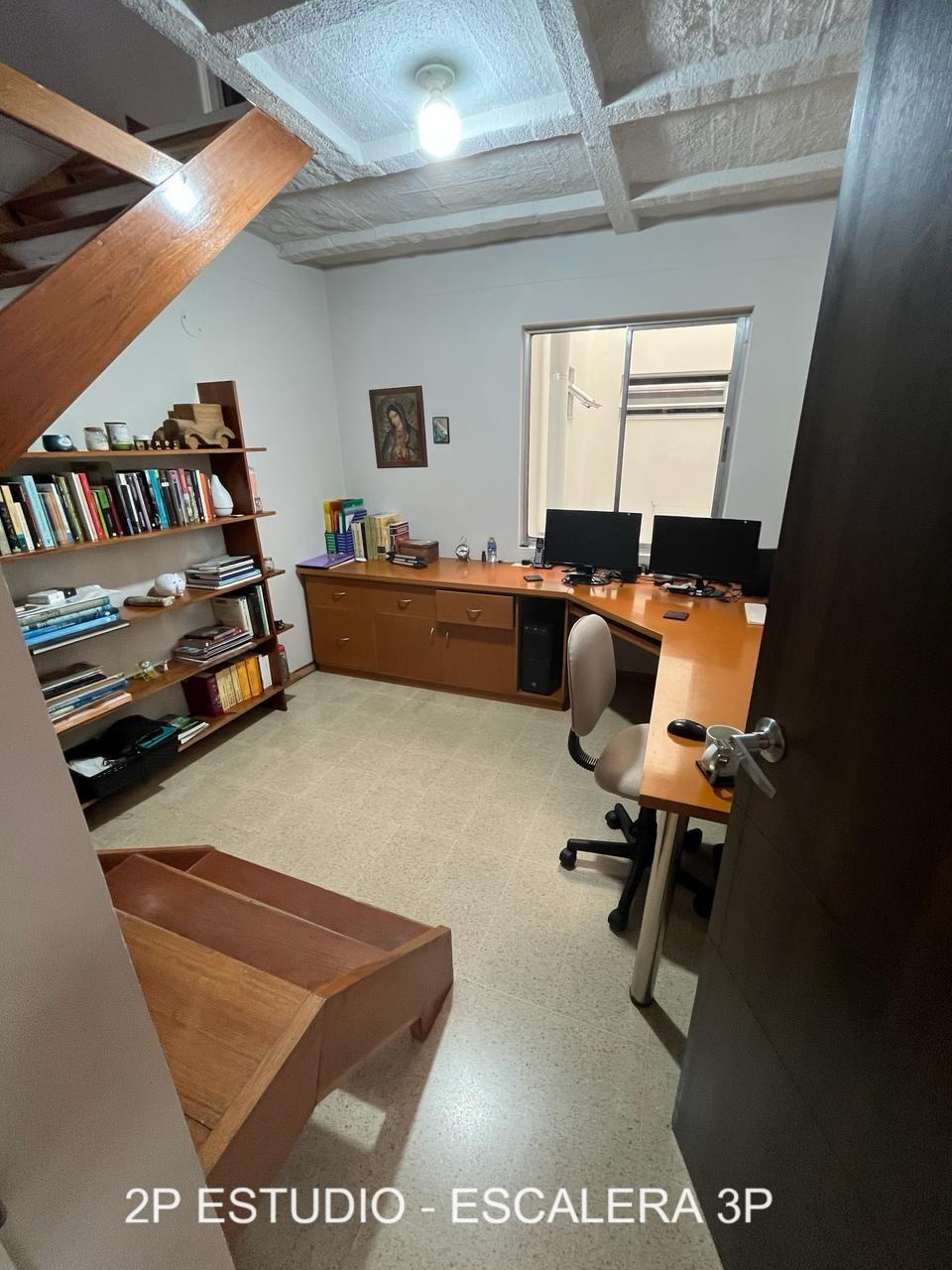 Casa en arriendo en Envigado Alcala