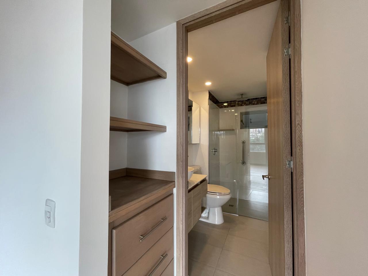 Apartamento en venta el Poblado Loma de San Julian