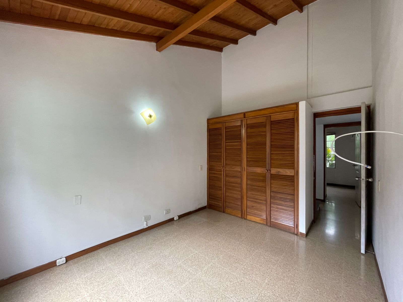 Casa para la venta en Medellin Loma de Los Bernal