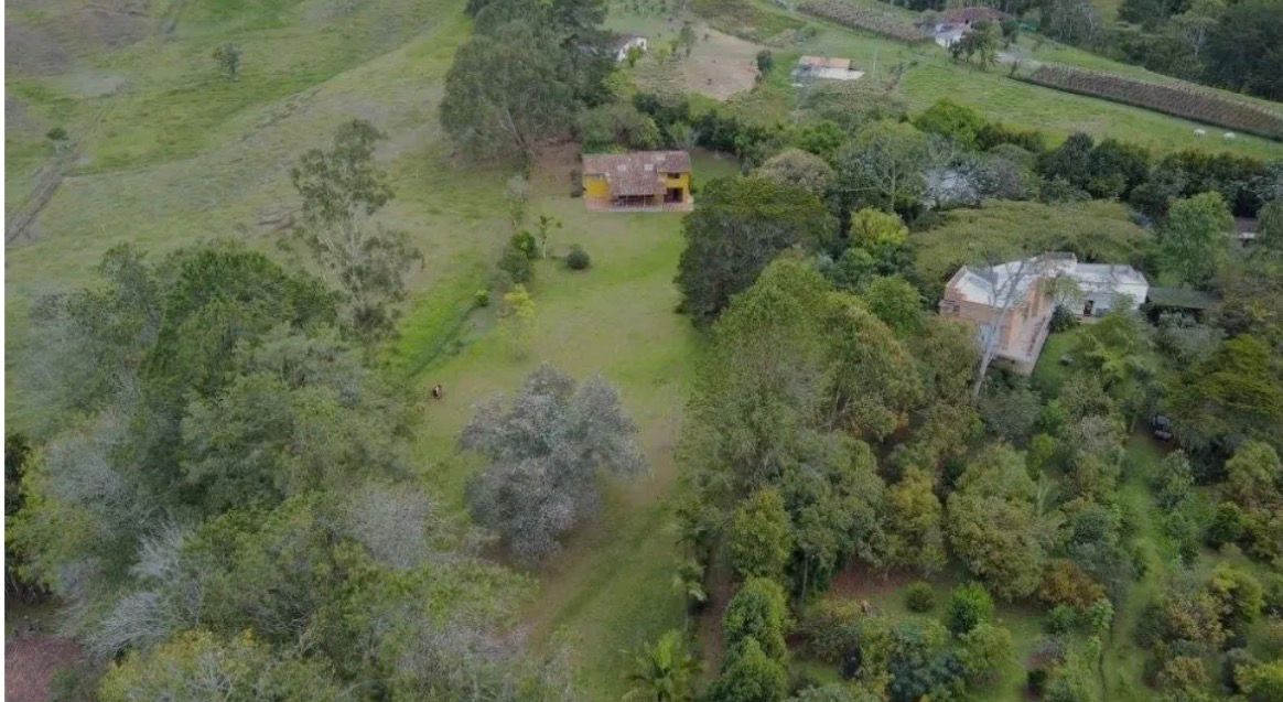 Casa lote para la venta en Llano Grande Rionegro Antioquia