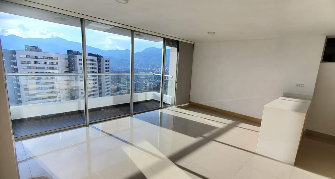 Apartamento para arriendo en El Poblado Loma del Indio