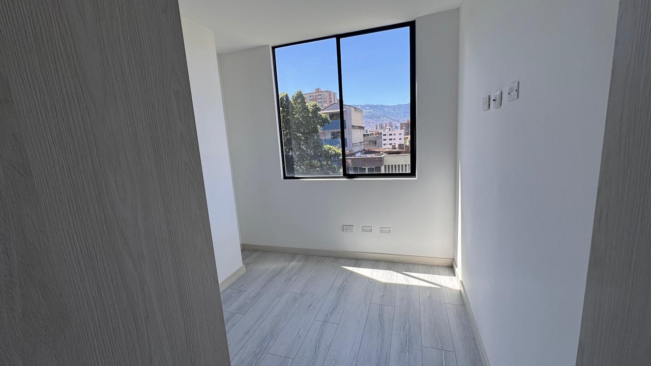 Apartamento en venta en Los Colores   Medellín