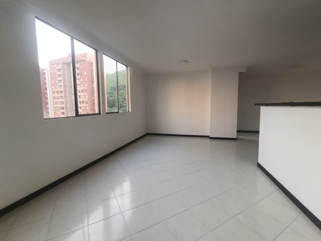 Apartamento en arriendo en Loma de los Bernal Medellín