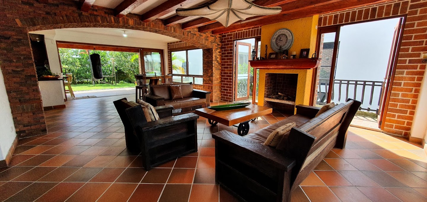 Casa para la venta en La Estrella Cerca del Parque - Antioquia