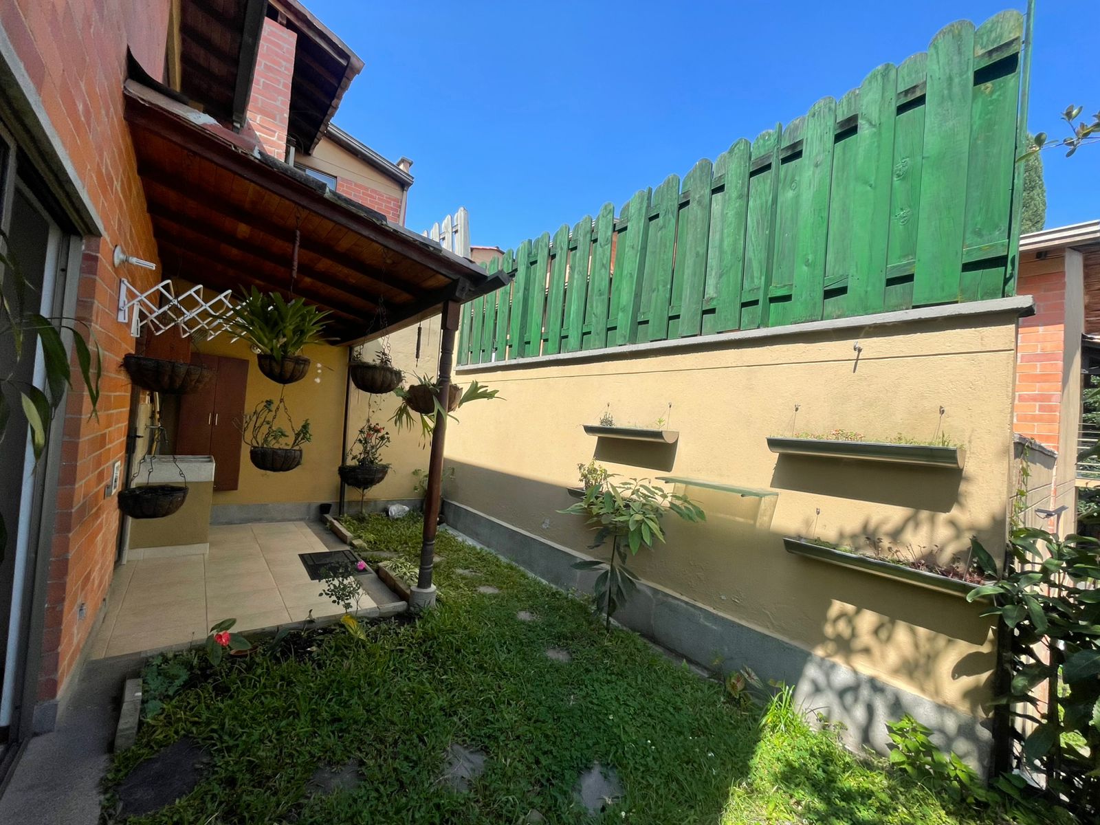 Casa en arriendo en Envigado Las Antillas