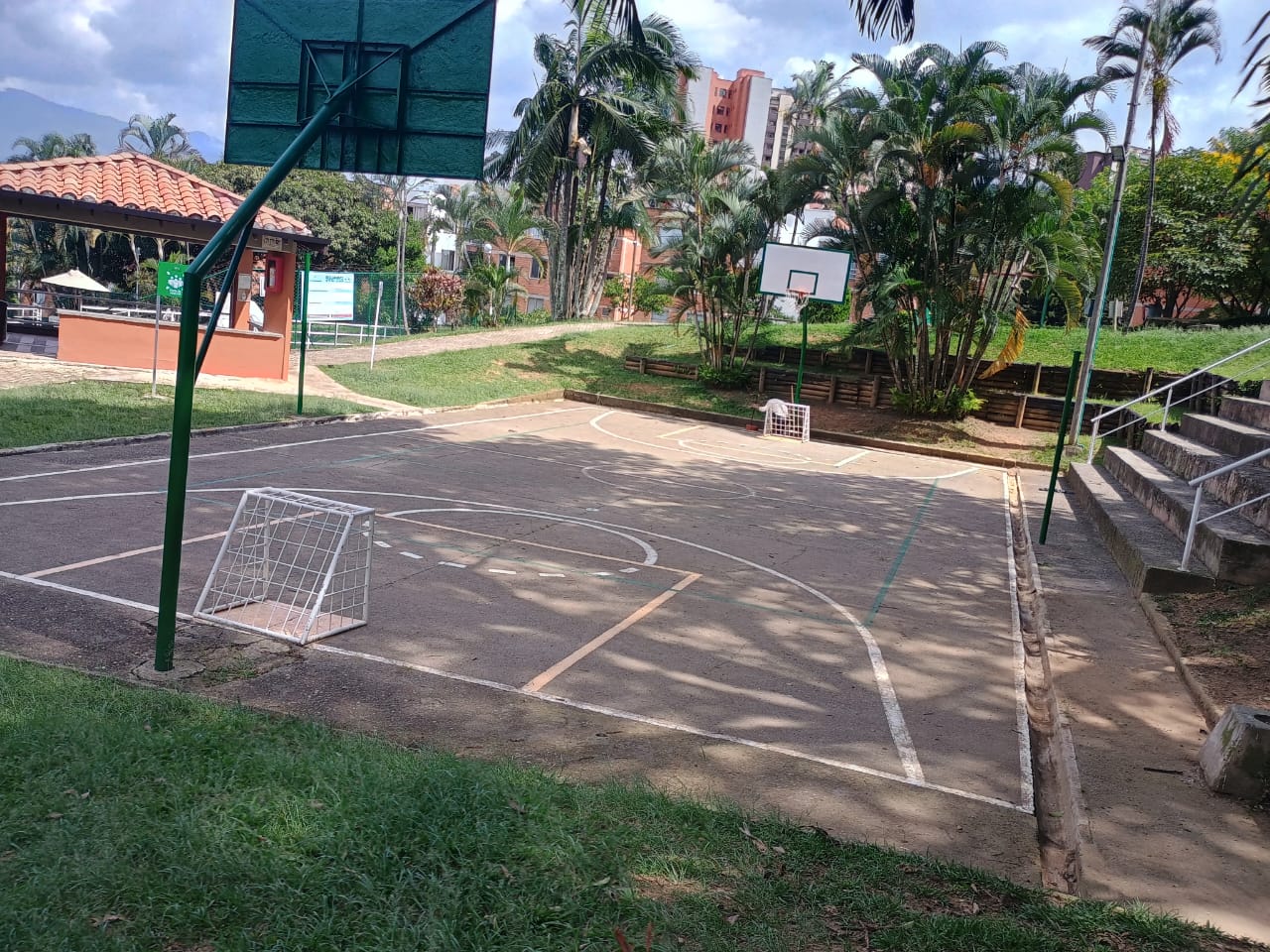 Apartamento en Venta Medellin Loma de los Bernal