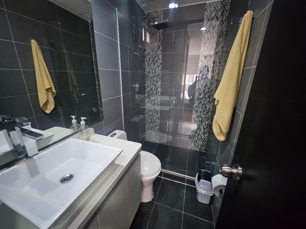 Apartamento amoblado en arriendo en Ciudad del Río El Poblado