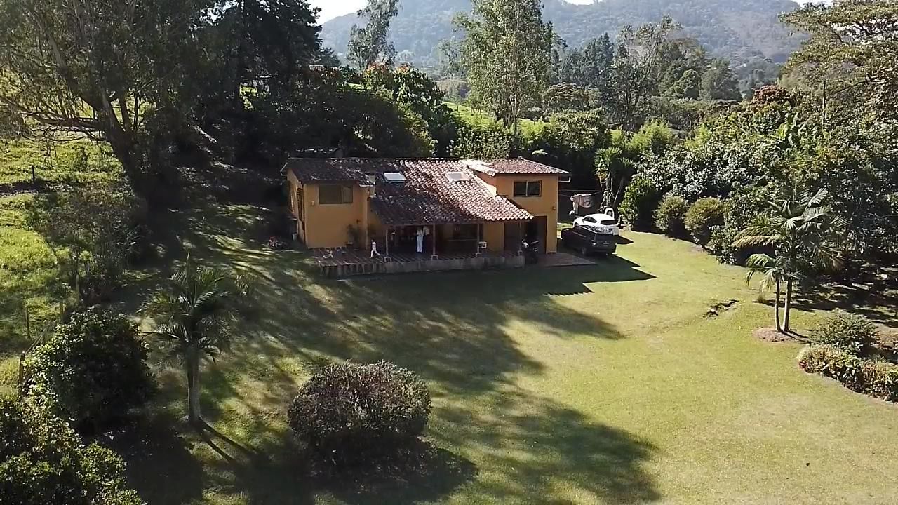 Casa lote para la venta en Llano Grande Rionegro Antioquia