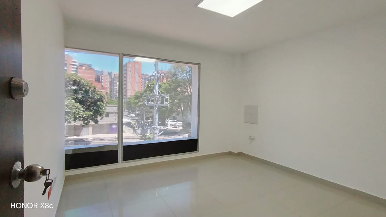 Casa comercial para arriendo en La 80 Estadio