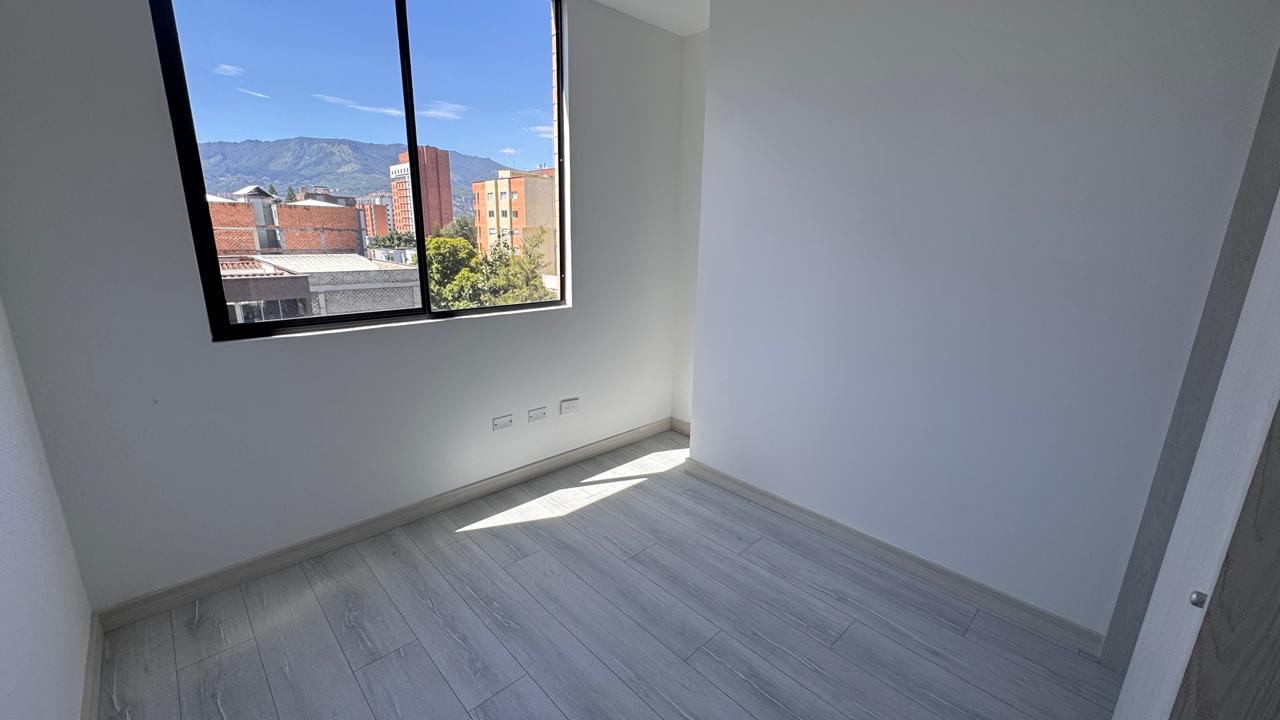 Apartamento en venta en Los Colores   Medellín