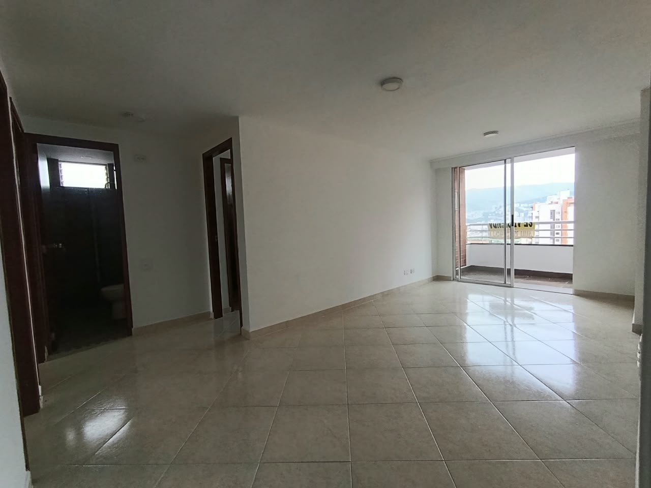 Apartamento en arriendo en Loma de los Bernal Medellín