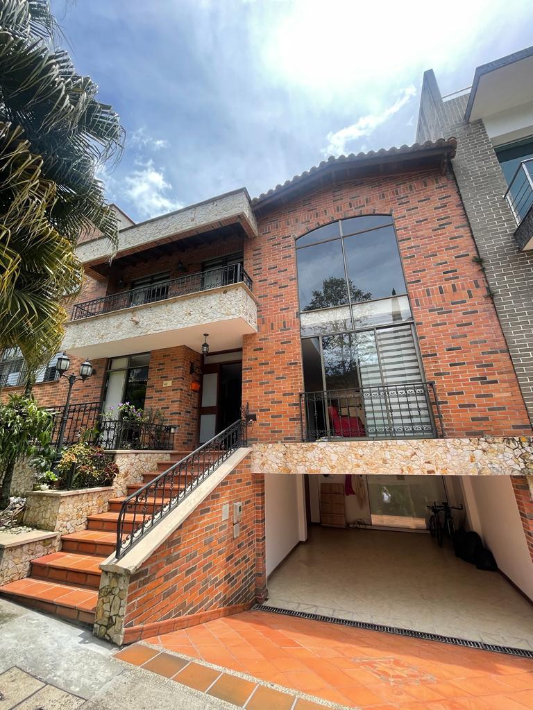 VENDO CASA EN SABANETA ANTIOQUIA