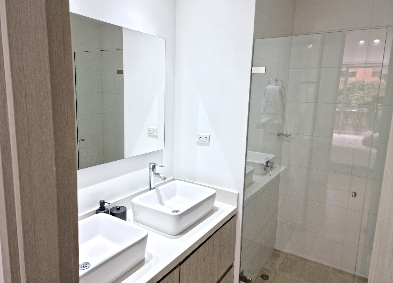 Apartamento amoblado para arriendo sector Lalinde Poblado - Medellín