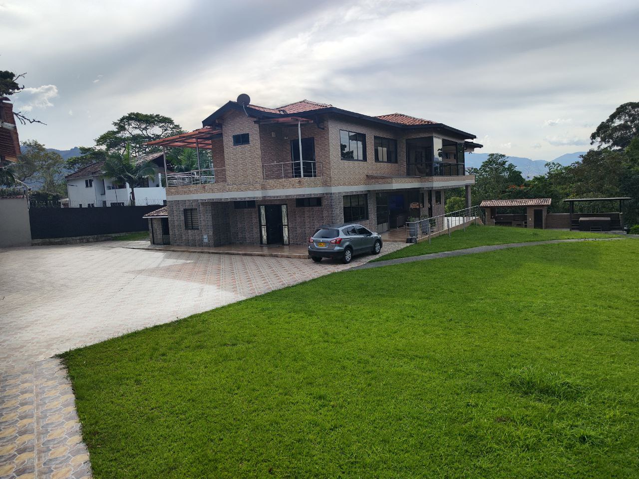 Casa para la venta INDEPENDIENTE en El Escobero parte baja