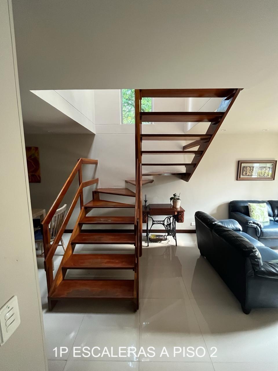 Casa en arriendo en Envigado Alcala