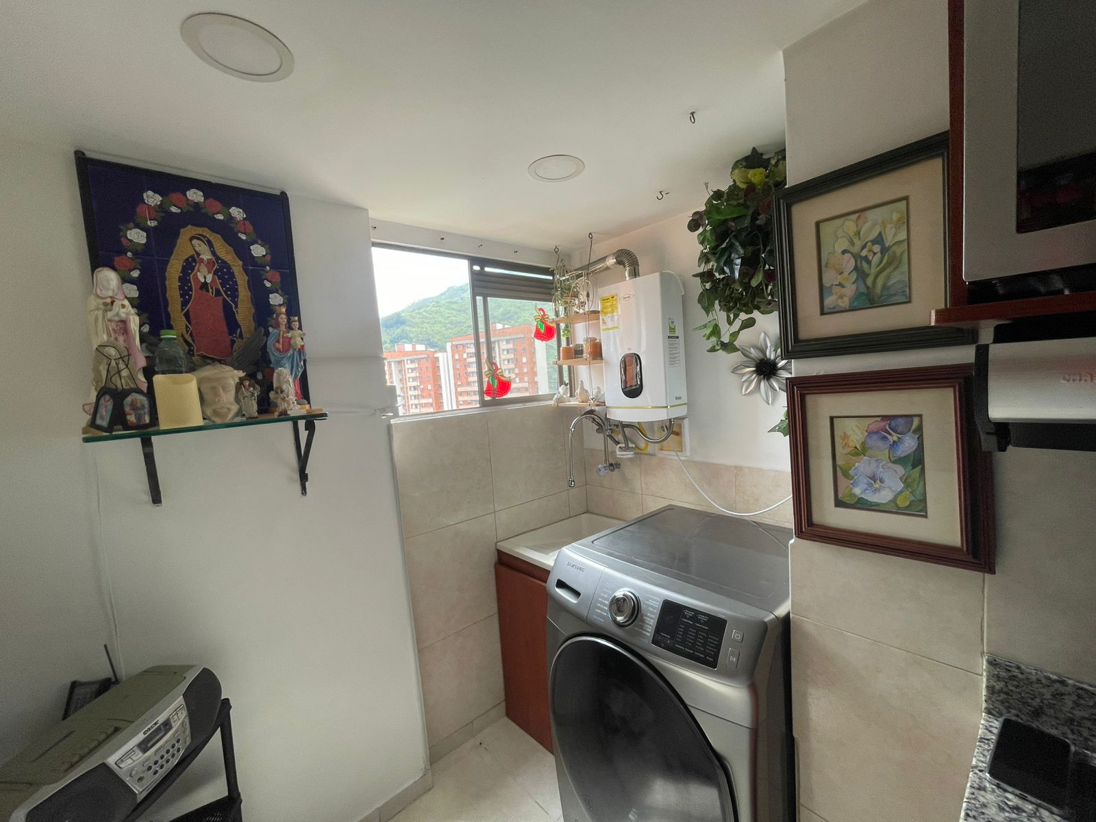 Apartamento en venta Medellin Loma de los Bernal