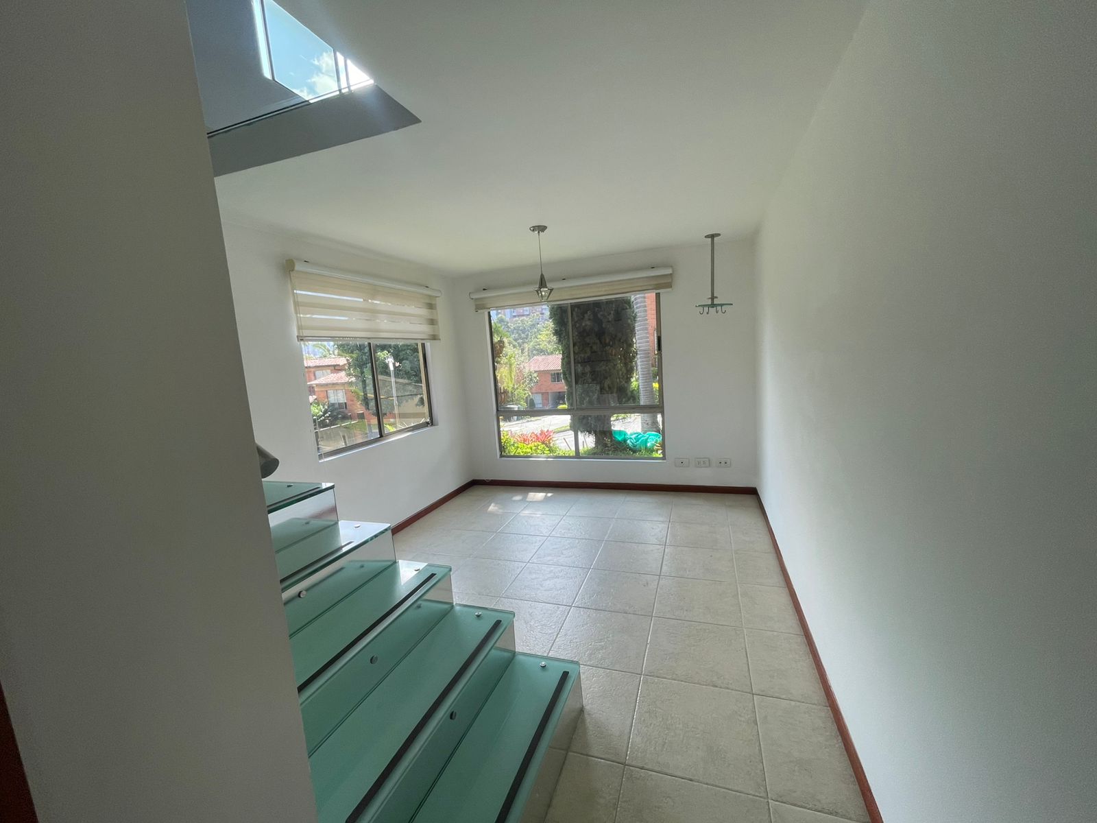 Casa en arriendo en Envigado Las Antillas
