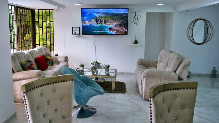 Apartamento para la venta en Medellin Poblado Los Parra