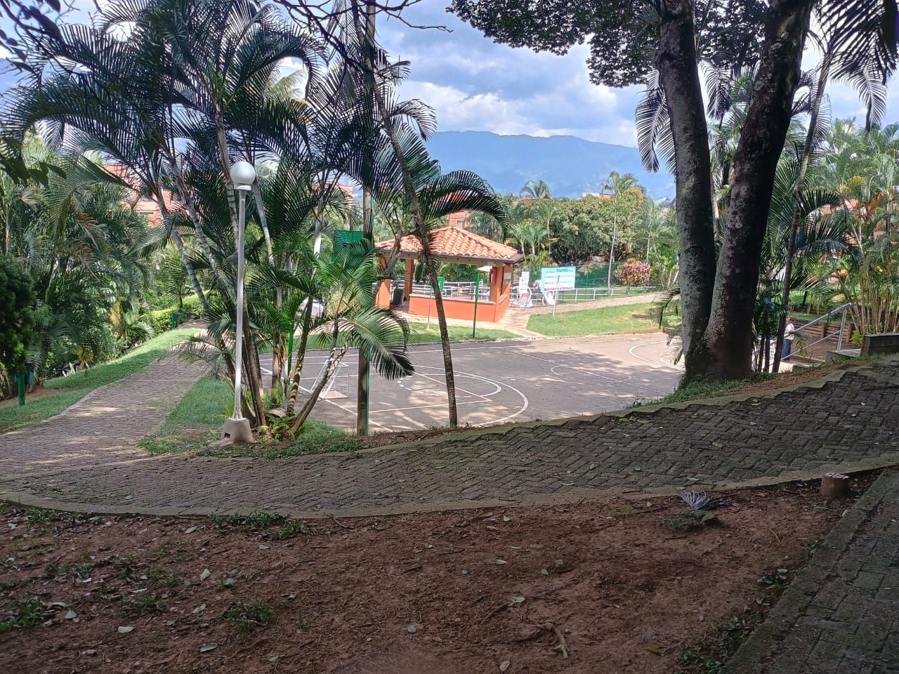 Apartamento en Venta Medellin Loma de los Bernal