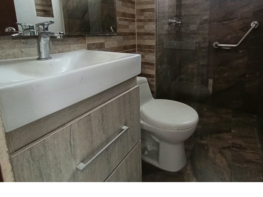 Apartamento en arriendo en Loma de los Bernal Medellín