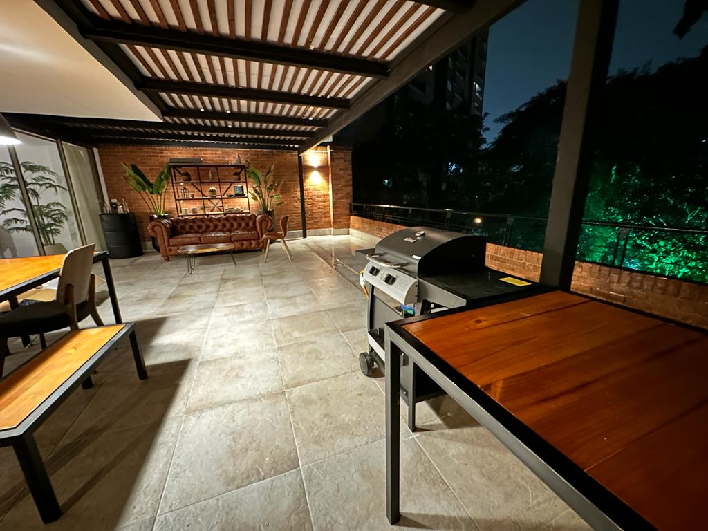 Apartamento en arriendo amoblado en Poblado Los Balsos Medellín