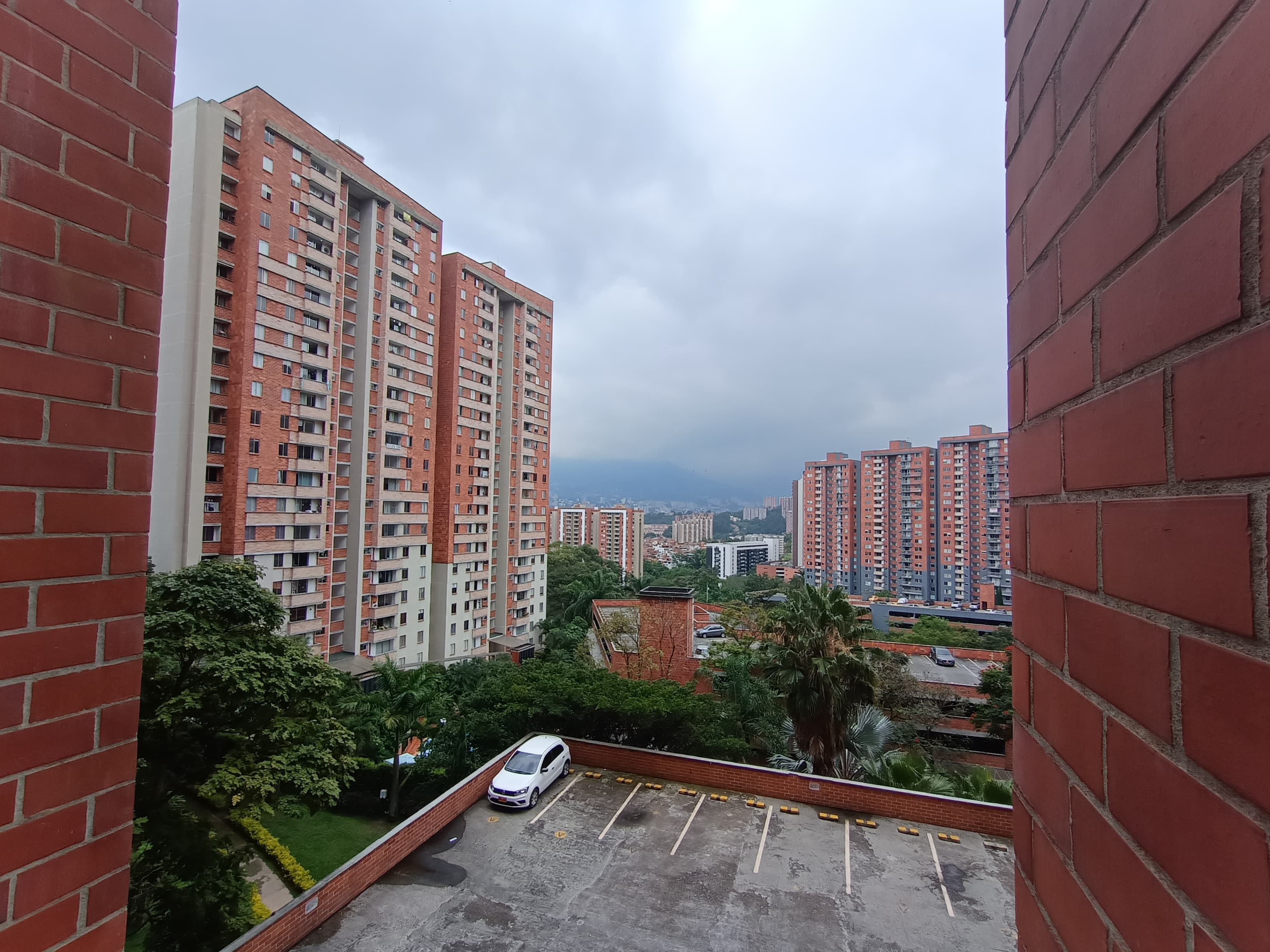 Apartamento en venta Medellin Loma de los Bernal