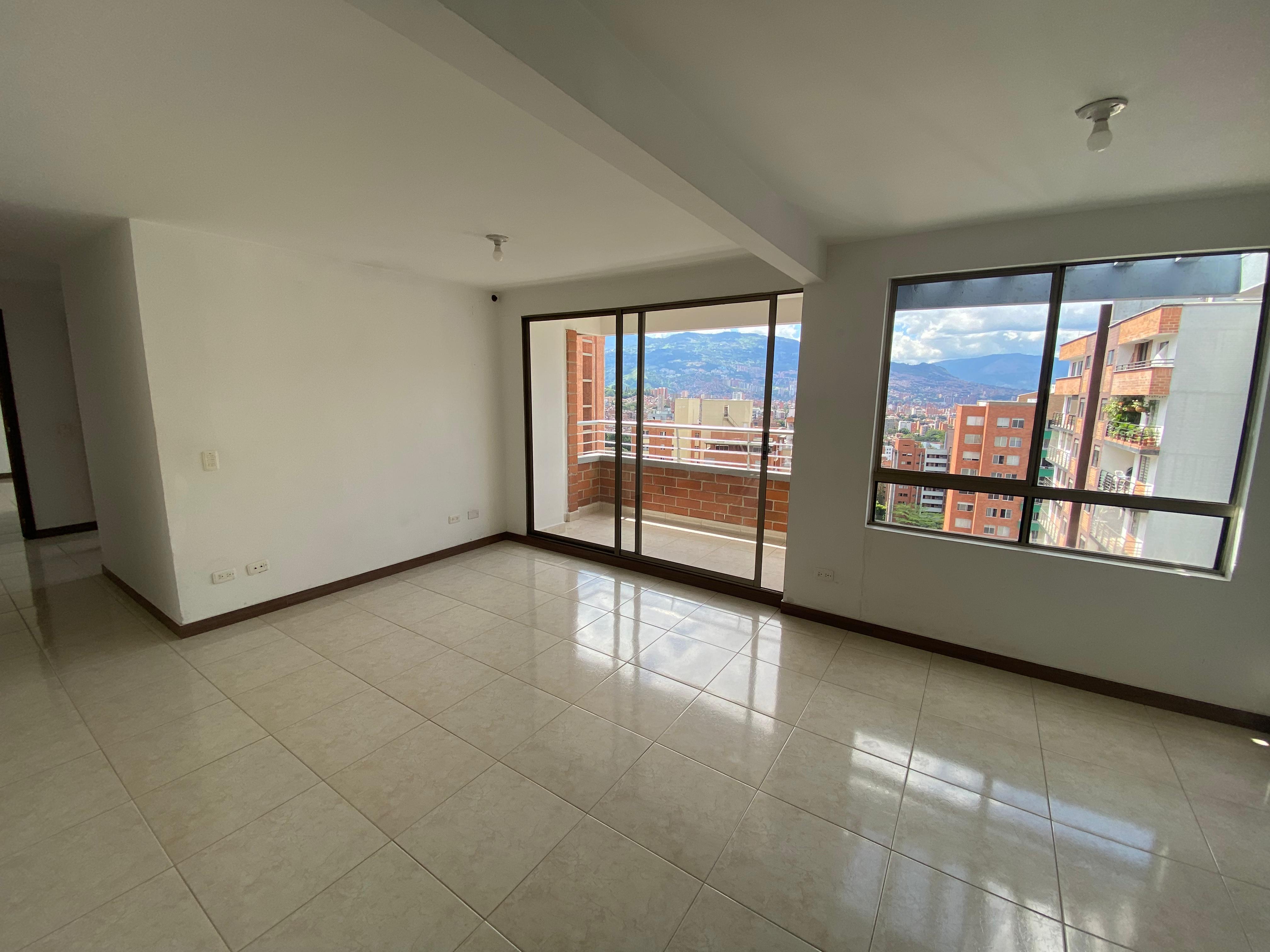 Apartamento en venta Loma de los Bernal