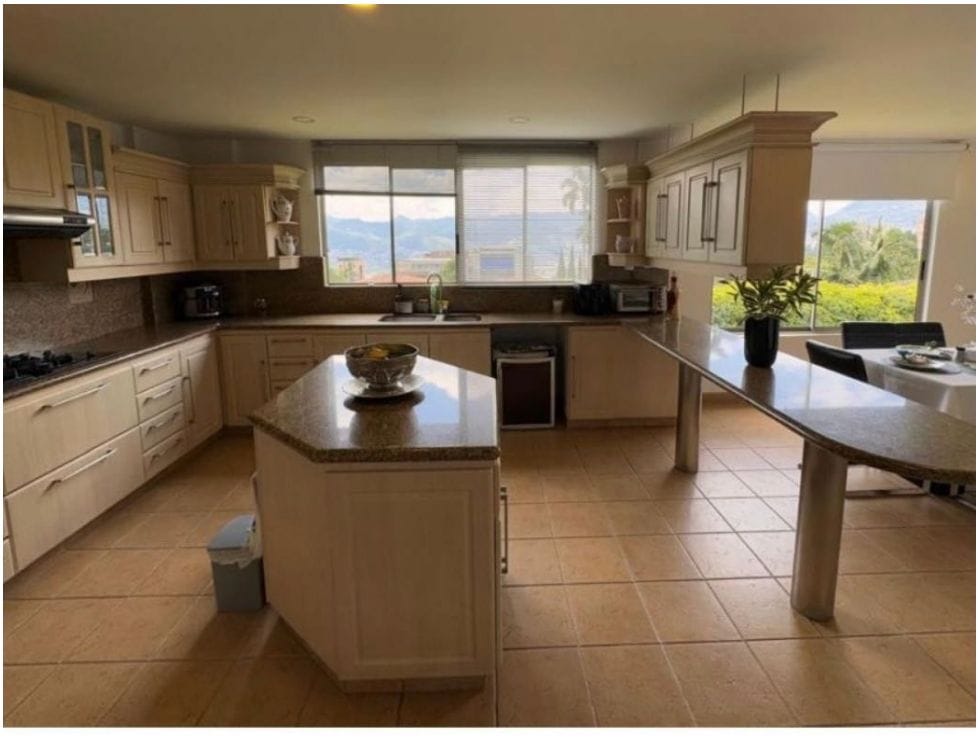 Casa en venta en la Cola del Zorro Poblado Medellin