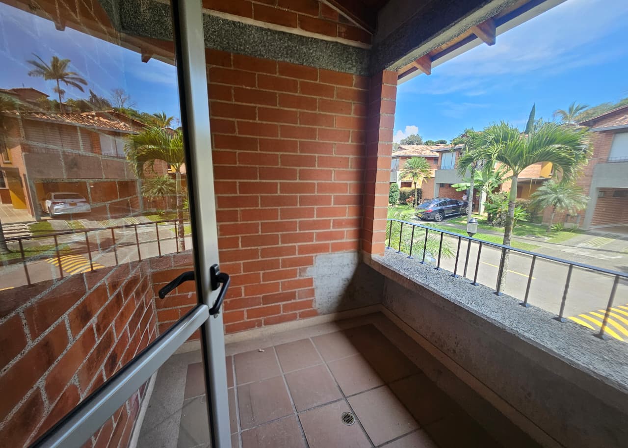 Casa en arriendo en Envigado Loma del Chocho