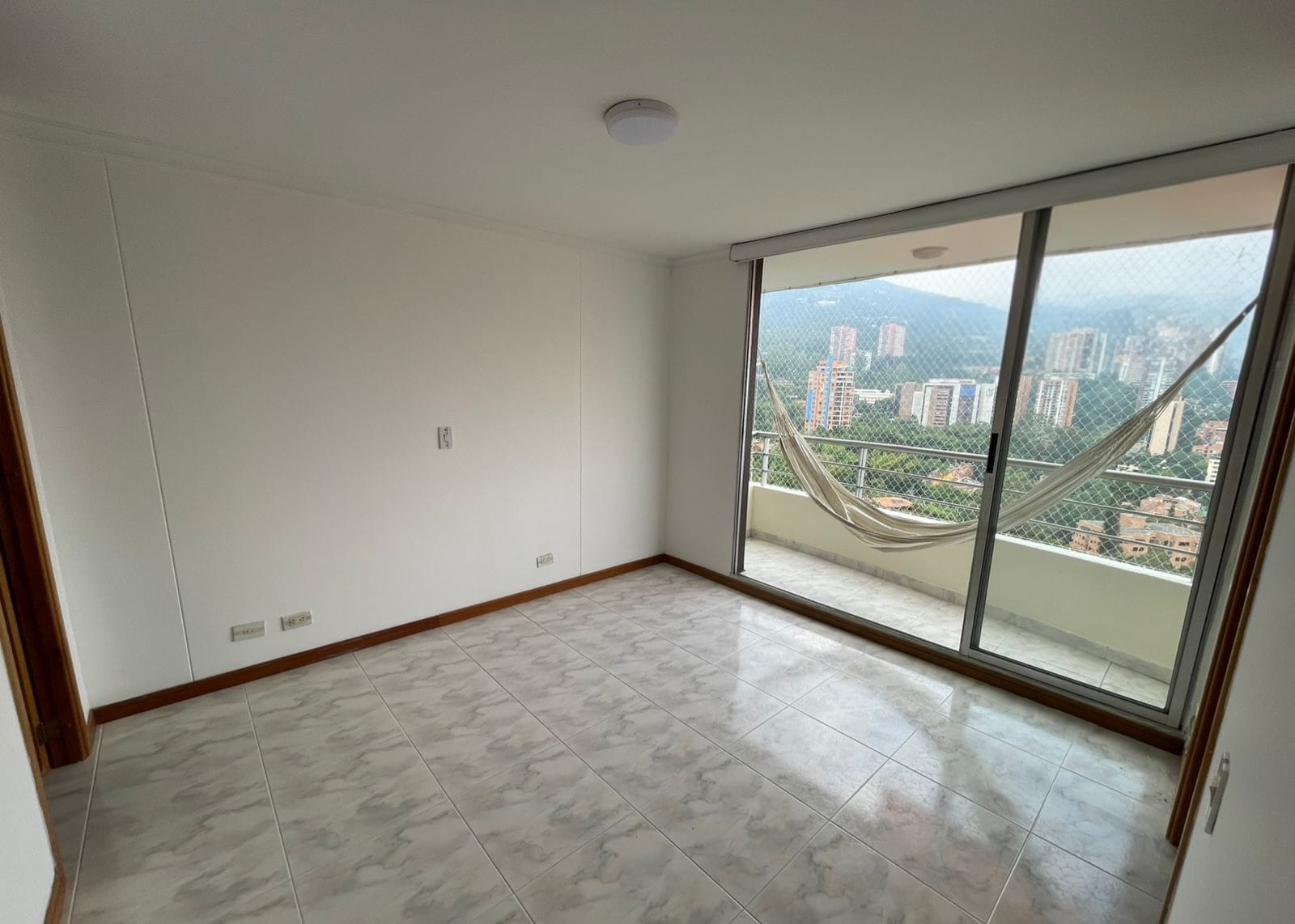 Apartamento en arriendo en Poblado Las Palmas
