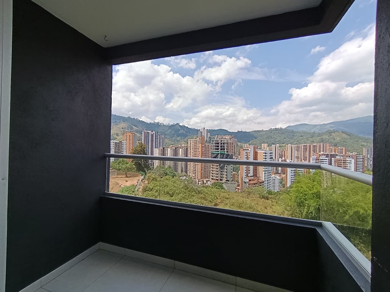 Apartamento en Arriendo  Sabaneta Las Lomitas