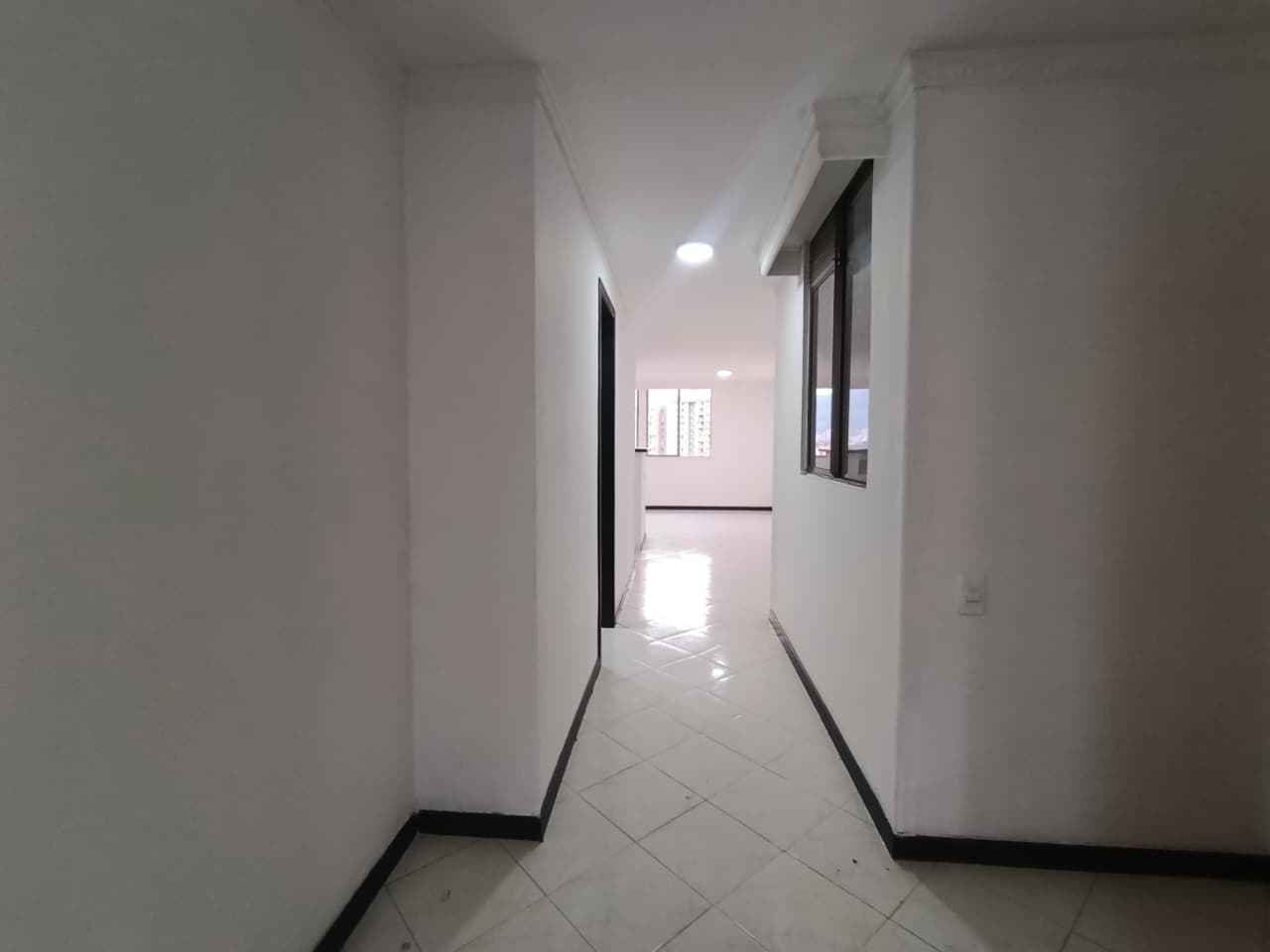 Apartamento en arriendo en Loma de los Bernal Medellín