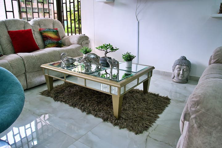 Apartamento para la venta en Medellin Poblado Los Parra