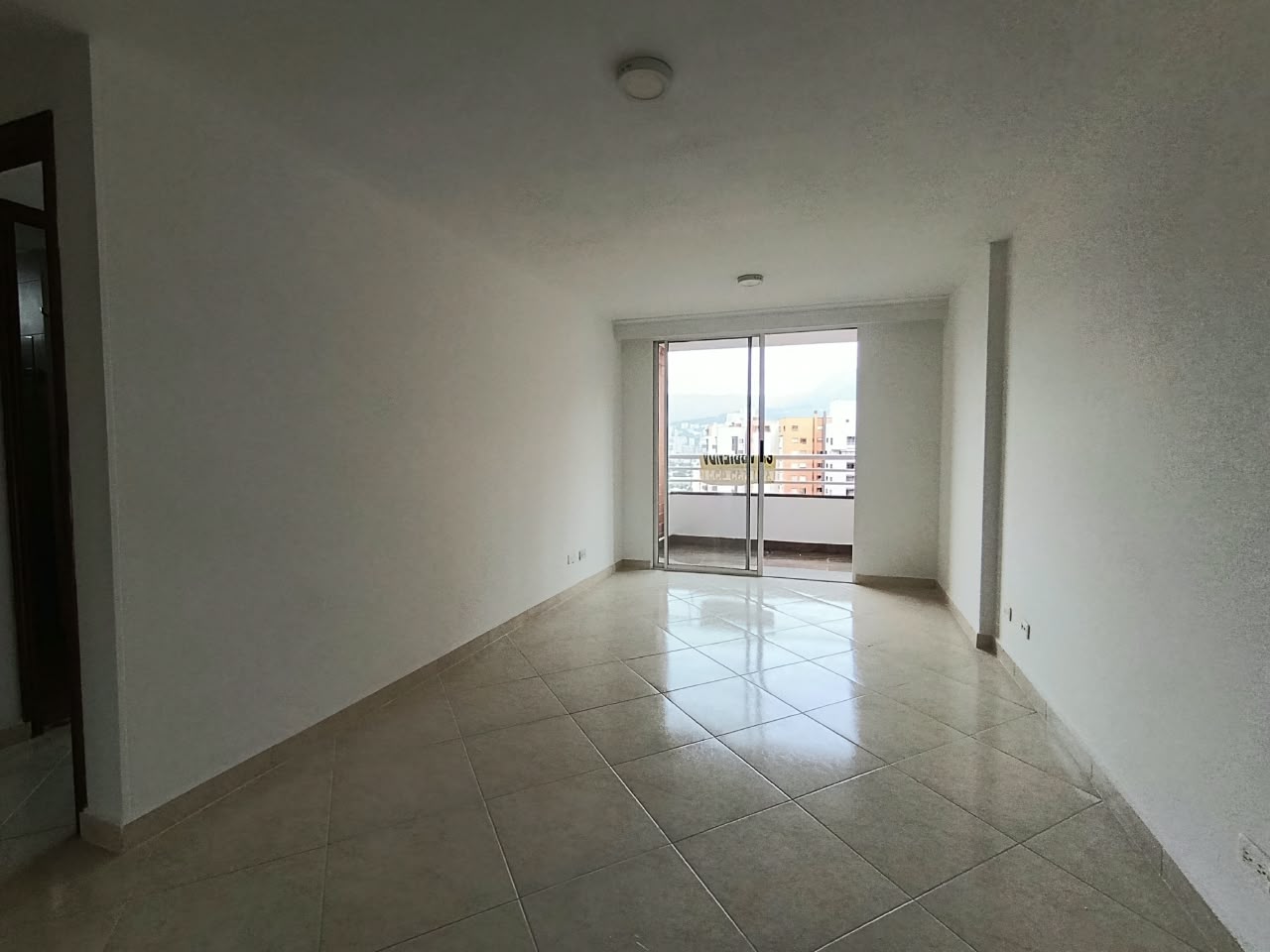 Apartamento en arriendo en Loma de los Bernal Medellín