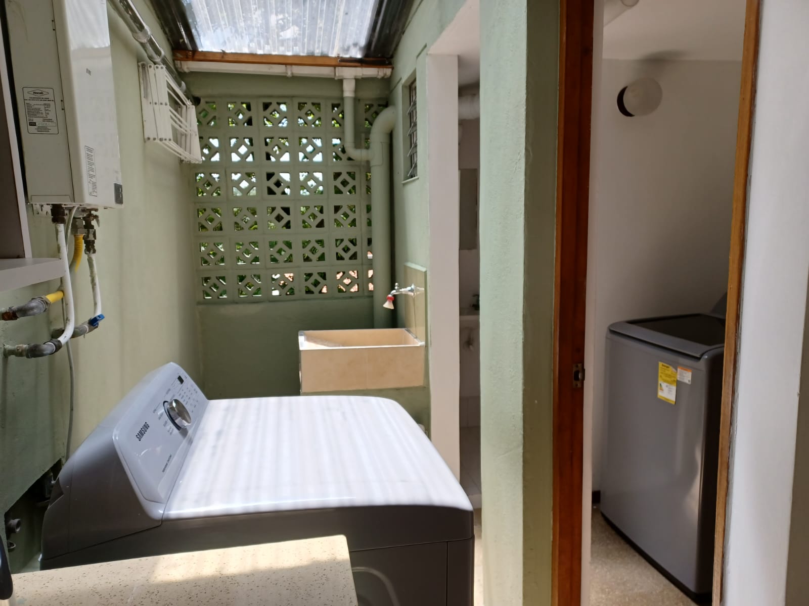 Casa para la venta en Medellin Loma de Los Bernal