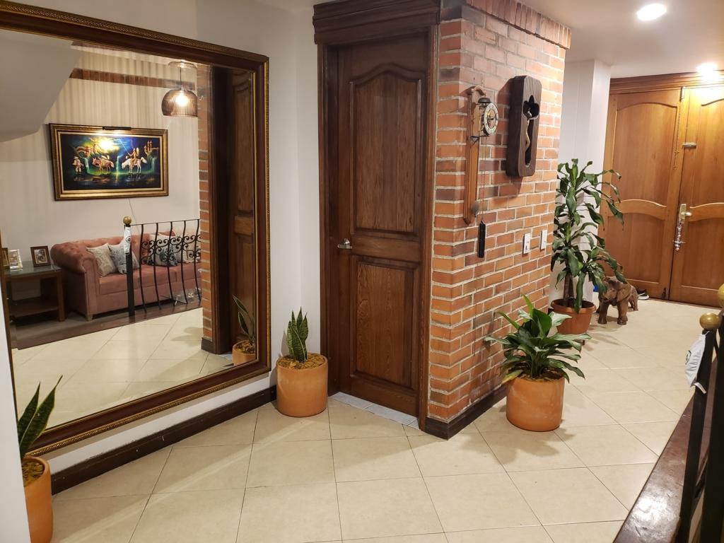 Hermosa casa para la venta en Sabaneta