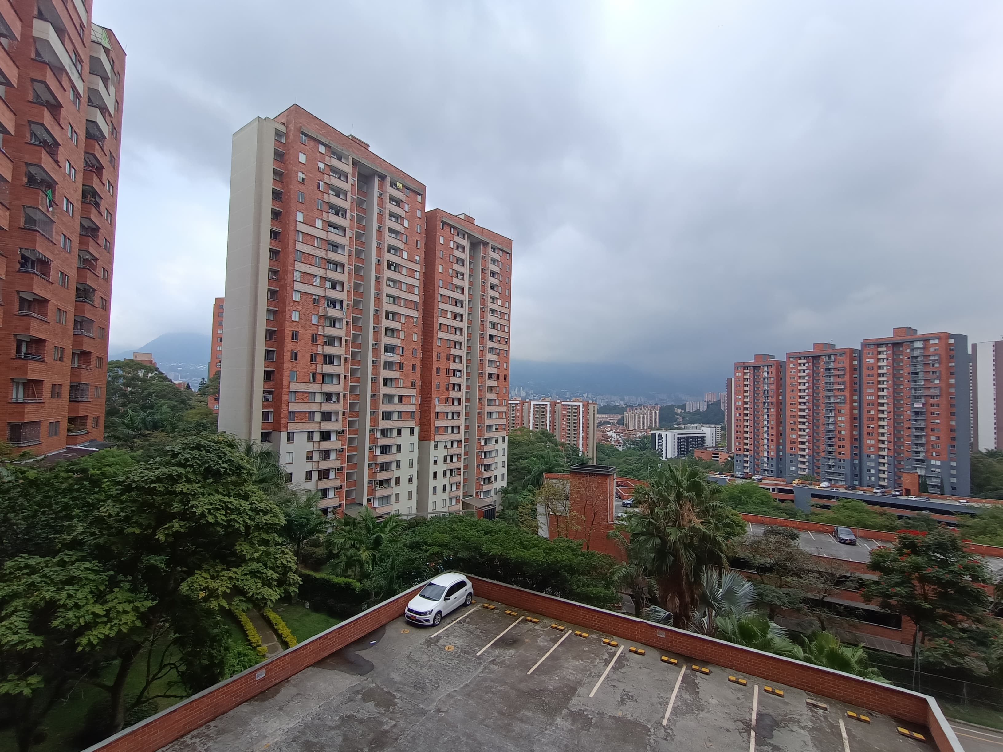 Apartamento en venta Medellin Loma de los Bernal