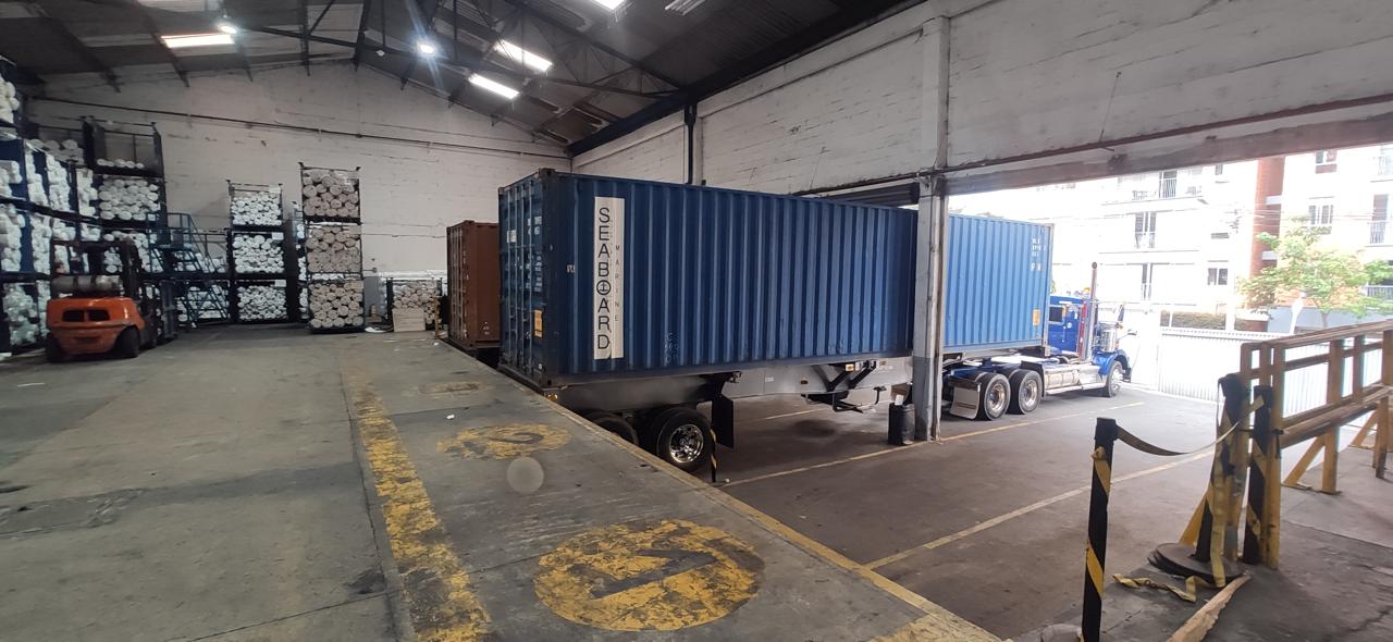 Bodega industrial con oficinas para la venta en Sabaneta